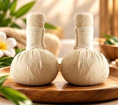 Saquitos de hierbas para masaje oriental en Asiática Spa Vigo